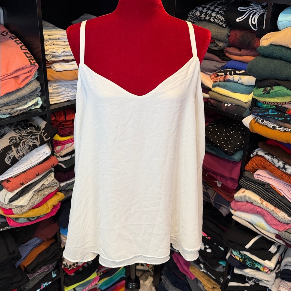 #399. 🪷Torrid White Chiffon Sleeveless Blouse. Size 2